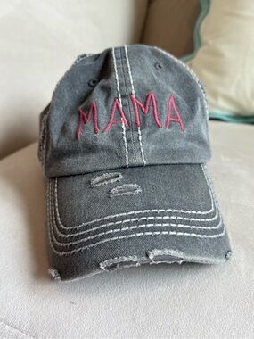Mama embroidered baseball hat